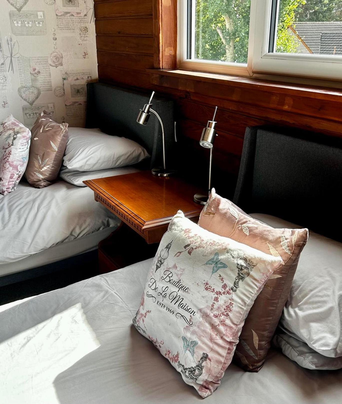 אבימור Dunroamin Bed And Breakfast מראה חיצוני תמונה